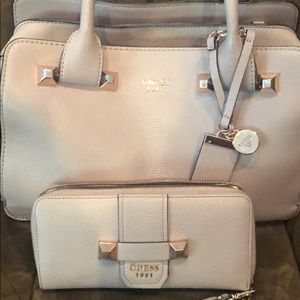 Guess purse & wallet